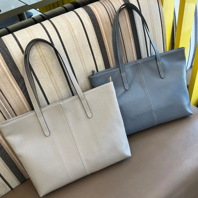 Genuine Leather Women's Casual Tote, Large Capacity Single Shoulder Bag, Ladies' Versatile Commuting Luxury Handbag Real Leather
Genuine Leather Women's Casual Tote, Large Capacity Single Shoulder Bag, Ladies' Versatile Commuting Luxury Handbag Real Leather