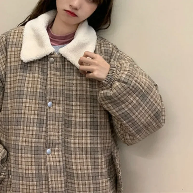 Retro Short Parkas Women Turn-down Collar Plaid Vintage Coats Korean Chic Casual Warm Winter Elegant Female Clothing Slim Coat
Retro Short Parkas Women Turn-down Collar Plaid Vintage Coats Korean Chic Casual Warm Winter Elegant Female Clothing Slim Coat