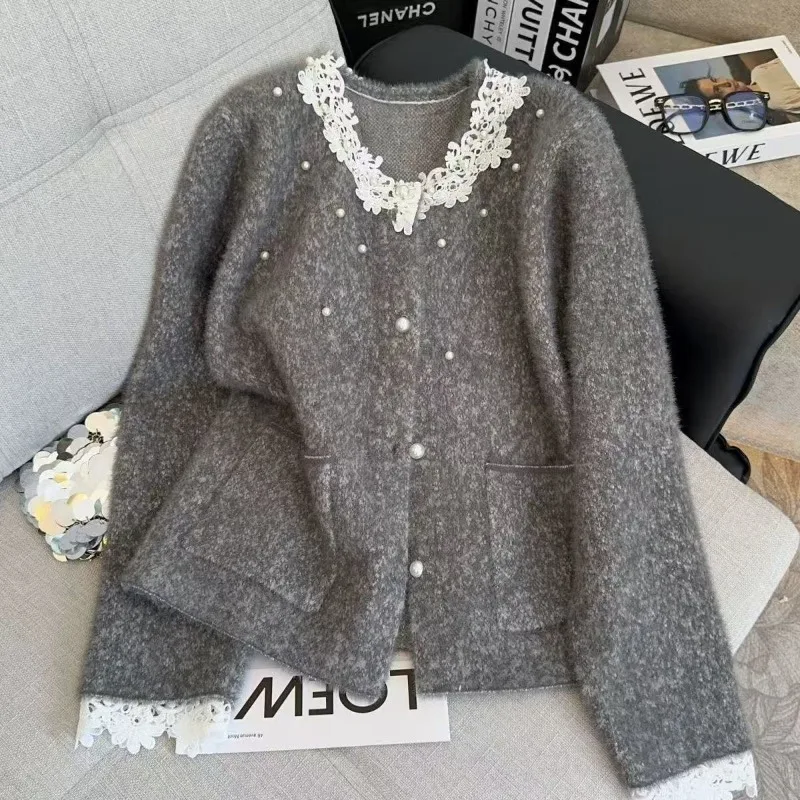 Temperament Gray Premium Splicing Cardigan Beaded Lace Knitted Autumn Winter Sweater New Unique Fragrant Heavy Industry Jacket
Temperament Gray Premium Splicing Cardigan Beaded Lace Knitted Autumn Winter Sweater New Unique Fragrant Heavy Industry Jacket