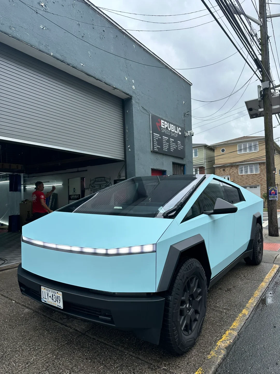 Предварительно вырезанная матовая синяя смена для Tesla Cybertruck 2024 2025-Up, защита от царапин и ржавчины, автомобильные аксессуары, защитная пленка для автомобильной краски
Предварительно вырезанная матовая синяя смена для Tesla Cybertruck 2024 2025-Up, защита от царапин и ржавчины, автомобильные аксессуары, защитная пленка для автомобильной краски