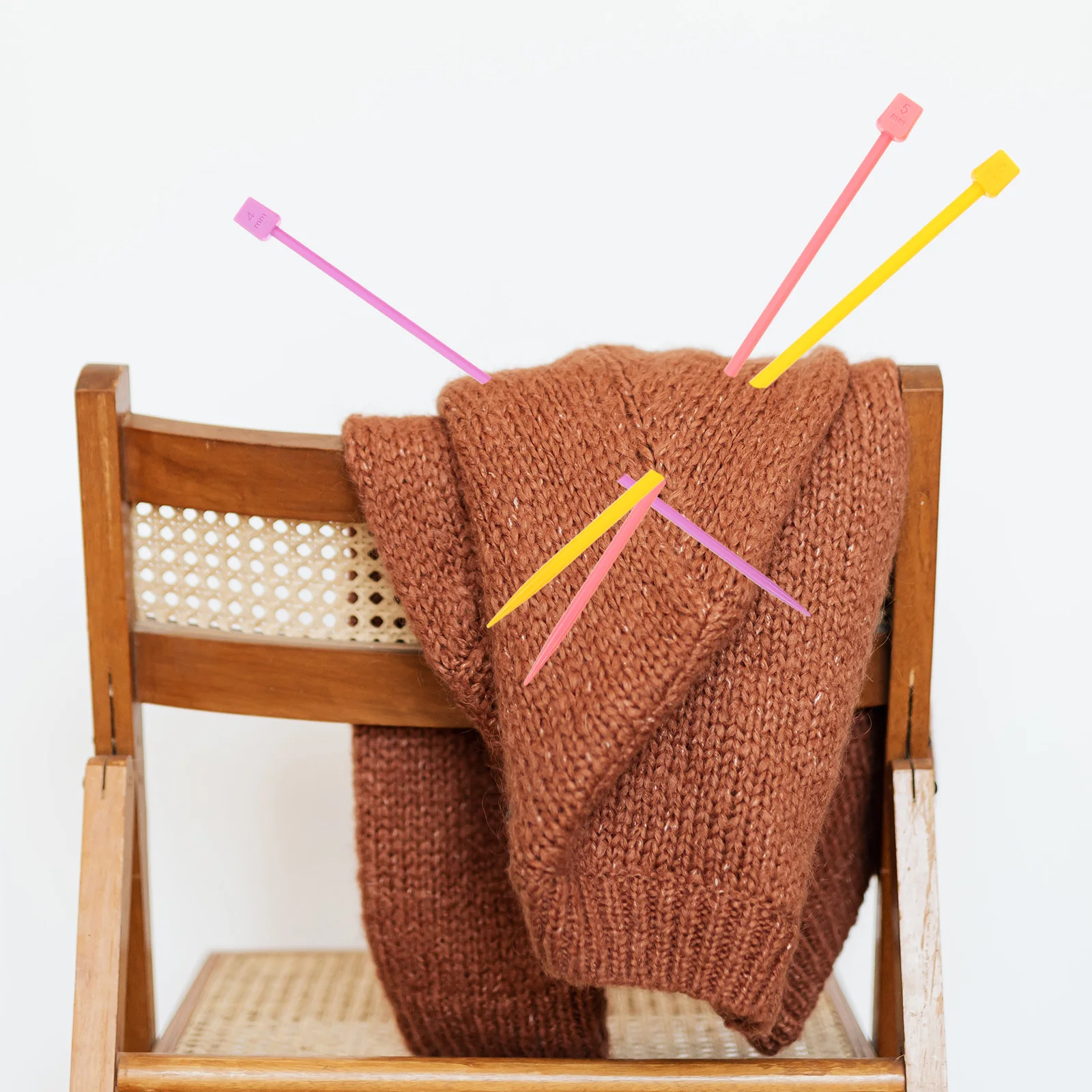 14pcs Set Straight Yarn Needles For Beginners Lightweight Portable Sweater Knitting Needles Plastic Sewing Needle Hand Knitting
14pcs Set Straight Yarn Needles For Beginners Lightweight Portable Sweater Knitting Needles Plastic Sewing Needle Hand Knitting