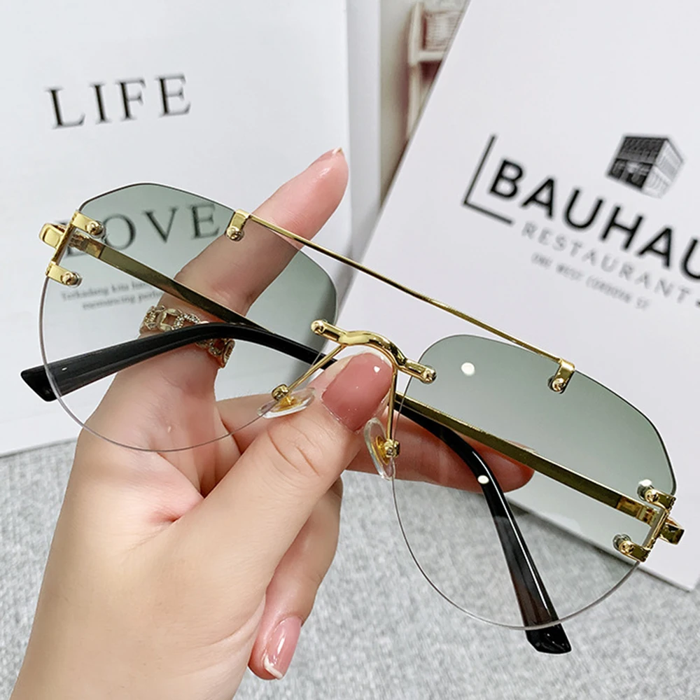 Fashion Frameless Sunglasses Vintage Oversized Toad Shaped Sun Glasses For Women Men Outdoor Streetwear Glasses Anti-UV Shades
Fashion Frameless Sunglasses Vintage Oversized Toad Shaped Sun Glasses For Women Men Outdoor Streetwear Glasses Anti-UV Shades