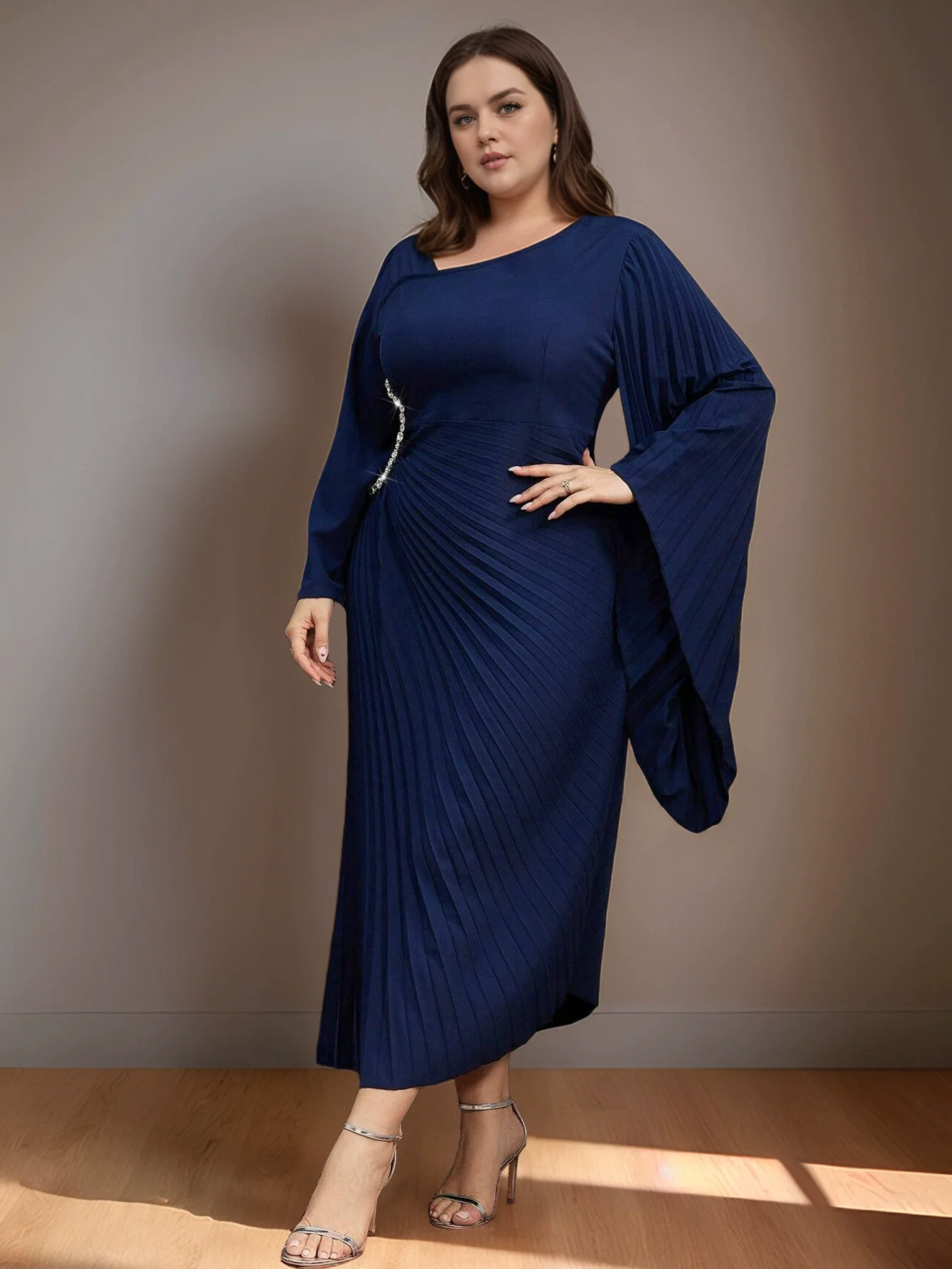 Middle East Ramadan Dubai Arab plus size women's dress luxury fashion asymmetric pleated trumpet sleeve dress with diamond inlay
Middle East Ramadan Dubai Arab plus size women's dress luxury fashion asymmetric pleated trumpet sleeve dress with diamond inlay