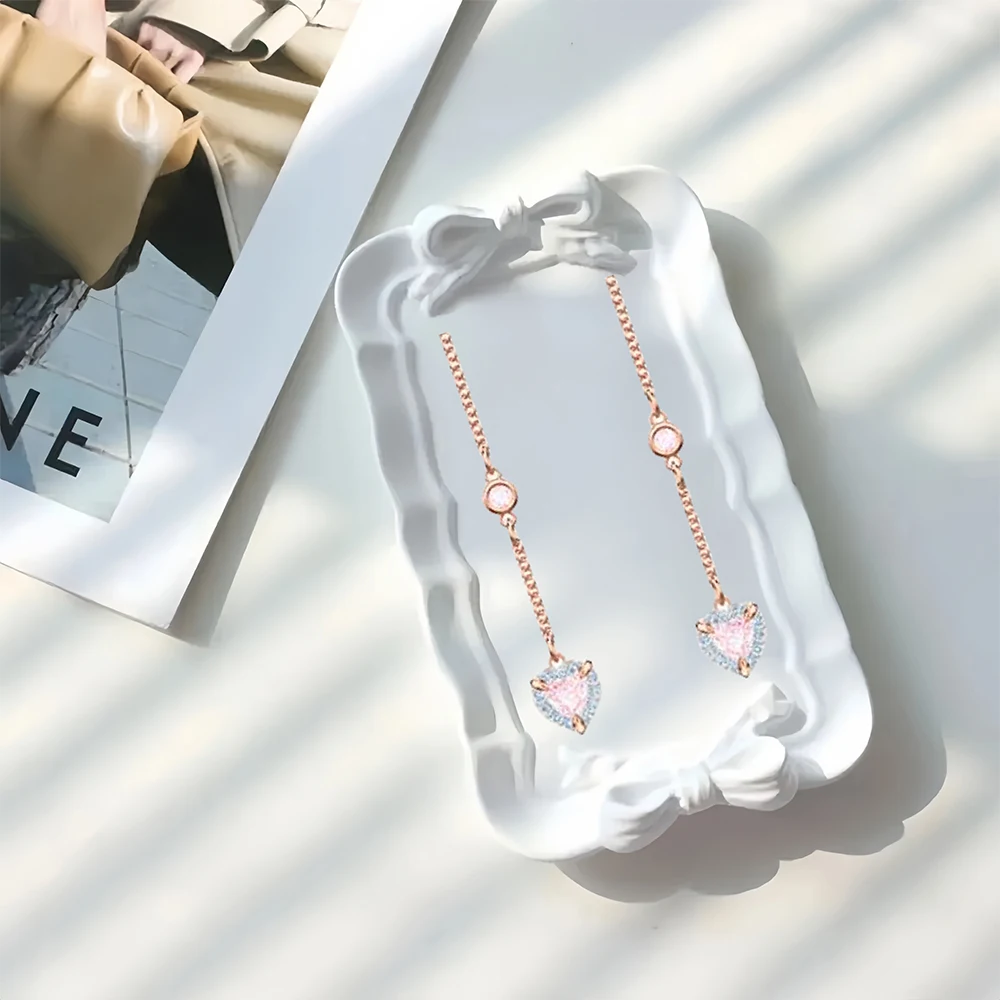 2025 Hot Selling Brand Women's Earrings Simple, Fashionable, Luxurious Jewelry Suitable for Gifting To Friends
2025 Hot Selling Brand Women's Earrings Simple, Fashionable, Luxurious Jewelry Suitable for Gifting To Friends