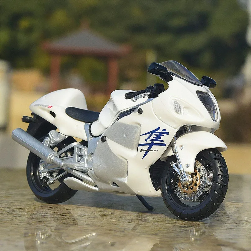 Diecast 1:18 Scale GSX1300R Motorcycle Model Simulation Alloy Motorcycle model collection decoration Car Model
Diecast 1:18 Scale GSX1300R Motorcycle Model Simulation Alloy Motorcycle model collection decoration Car Model