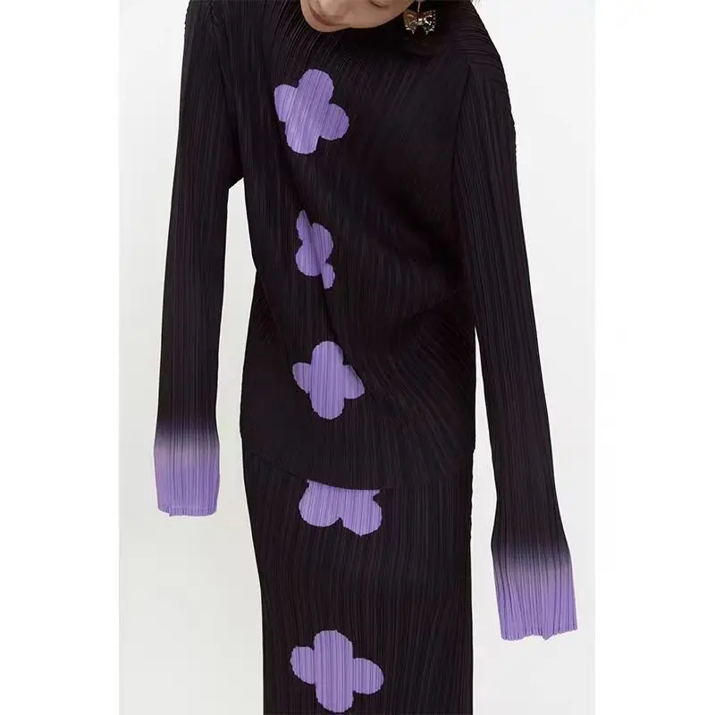 Luxury Brand Two Piece Sets Lady Pleated Black Purple Gradient Print Plum Pattern Long Sleeve Top Skirt Bottom Four Seasons With
Luxury Brand Two Piece Sets Lady Pleated Black Purple Gradient Print Plum Pattern Long Sleeve Top Skirt Bottom Four Seasons With