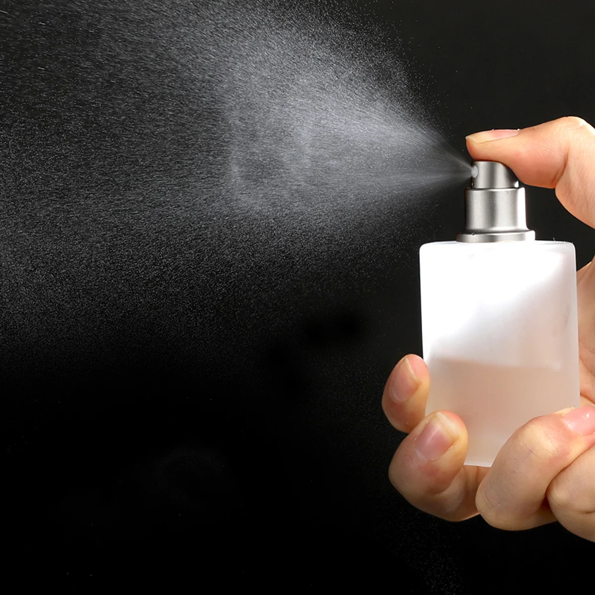 2Pcs Perfume Spray Bottles Glass Durable Refillable Portable Empty Storage Containers Creative Design for Makeup Bag
2Pcs Perfume Spray Bottles Glass Durable Refillable Portable Empty Storage Containers Creative Design for Makeup Bag