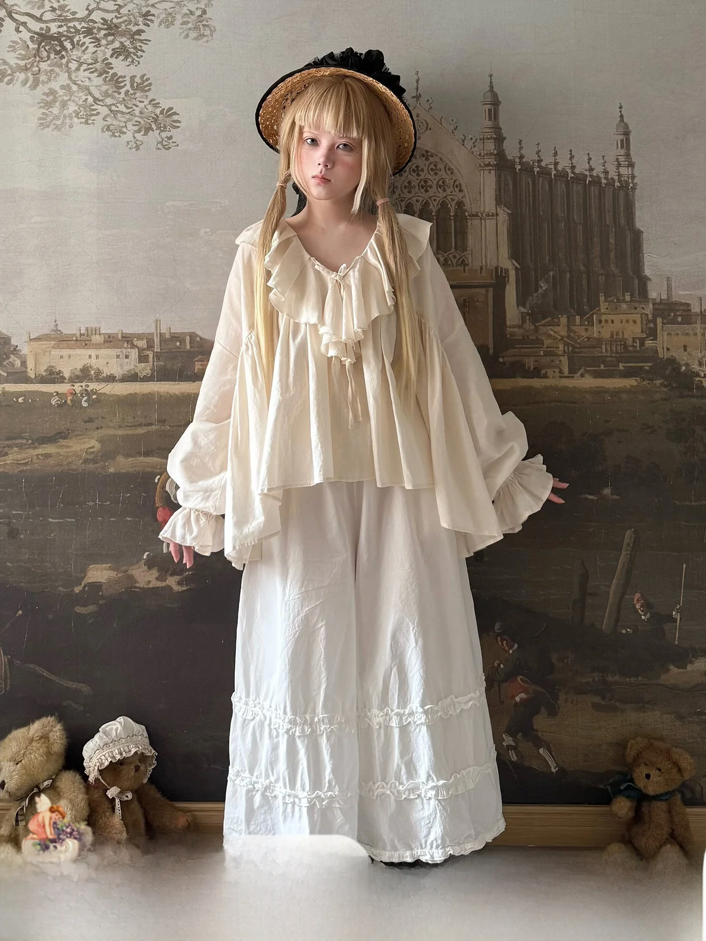 Labeau Spring Rain Retro Sweet Lace Bubble Sleeve Shirt Women Loose V-neck Blouse Floral Trim Knot Waistline Long Sleeve Top
Labeau Spring Rain Retro Sweet Lace Bubble Sleeve Shirt Women Loose V-neck Blouse Floral Trim Knot Waistline Long Sleeve Top