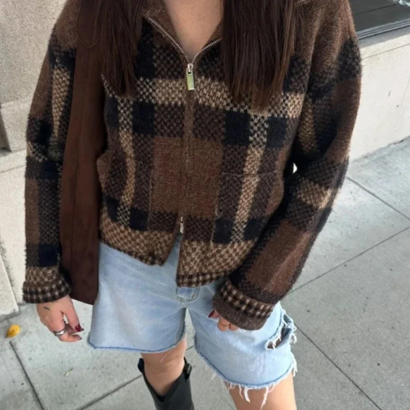 Клетчатая куртка, женское пальто, однобортное офисное пальто с лацканами и карманами, повседневный утепленный топ, женская весенняя уличная теплая уличная одежда
Клетчатая куртка, женское пальто, однобортное офисное пальто с лацканами и карманами, повседневный утепленный топ, женская весенняя уличная теплая уличная одежда