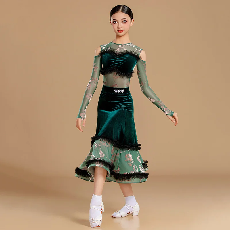 Бархатное платье для современного танца с принтом, детская профессиональная стандартная танцевальная одежда для девочек, боди и распашная юбка, костюм для практики выступлений
Бархатное платье для современного танца с принтом, детская профессиональная стандартная танцевальная одежда для девочек, боди и распашная юбка, костюм для практики выступлений