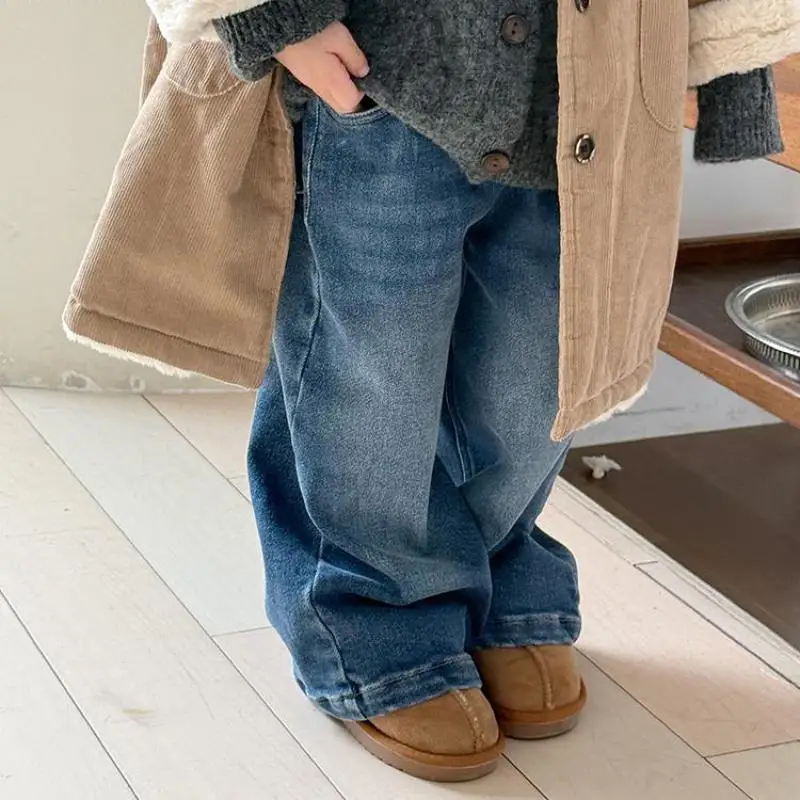 2025 Winter New Children Fleece Denim Trousers Boys Casual Pants Plus Velvet Thick Girls Wide Leg Straight Pants Kids Warm Jeans
2025 Winter New Children Fleece Denim Trousers Boys Casual Pants Plus Velvet Thick Girls Wide Leg Straight Pants Kids Warm Jeans