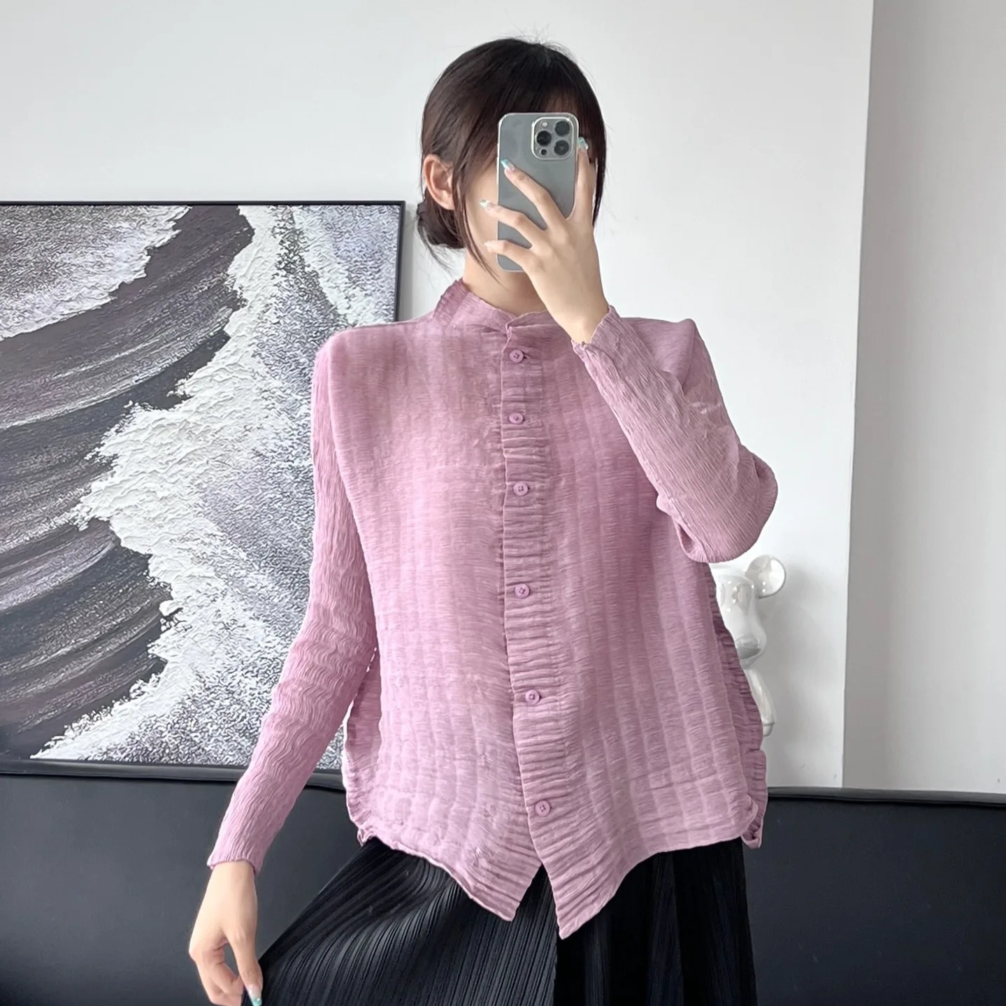 Miyake Pleated Blouses Temperament Women's Tops Flip Collar Shirt 2025 Spring New Single-breasted Short Solid Color Fashion Tops
Miyake Pleated Blouses Temperament Women's Tops Flip Collar Shirt 2025 Spring New Single-breasted Short Solid Color Fashion Tops