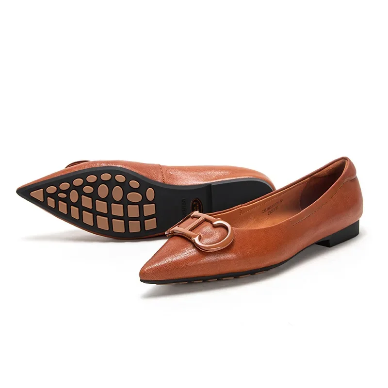 Women's Shoes Classic Versatile Button Design Female Commuting Flat Shoes Fashionable Solid Color Casual Outdoor Ladies Loafers
Women's Shoes Classic Versatile Button Design Female Commuting Flat Shoes Fashionable Solid Color Casual Outdoor Ladies Loafers