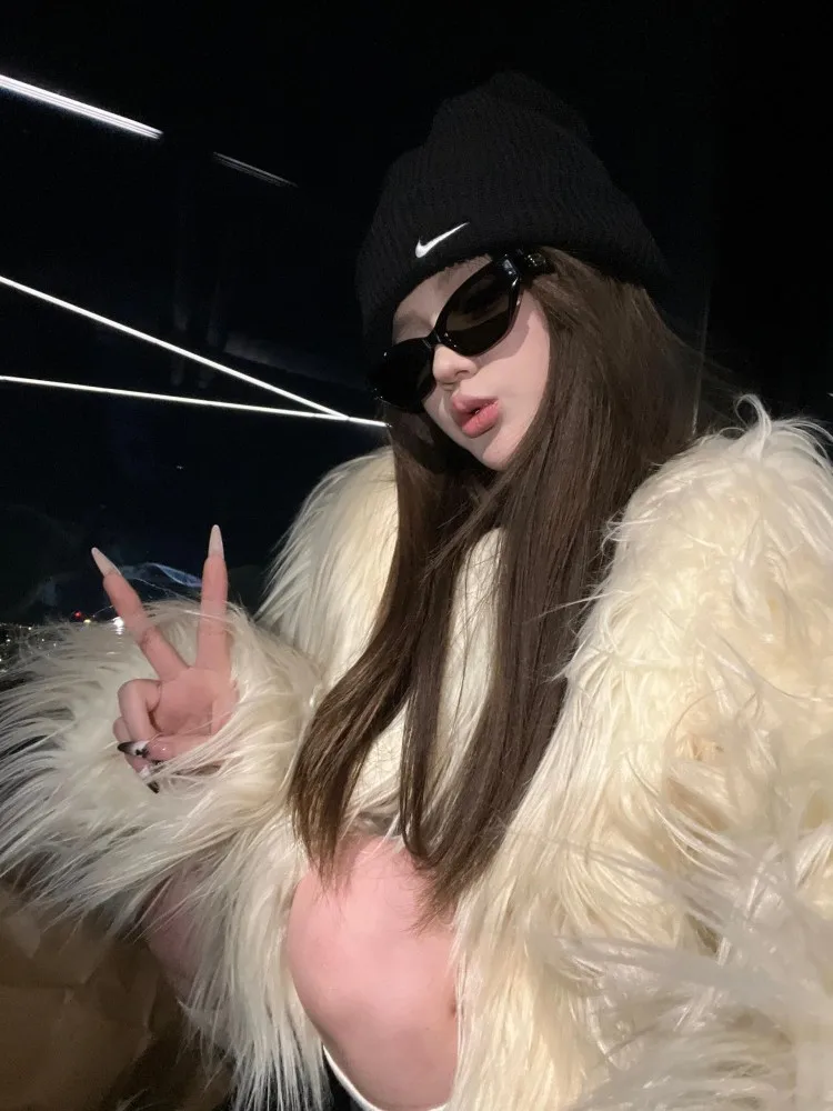 Young Women's Fur Coat 2025 New Sle Haifeng Faionable ort Size Winter Thiened Outerwear Eco-friendly Imitation Le...
Young Women's Fur Coat 2025 New Sle Haifeng Faionable ort Size Winter Thiened Outerwear Eco-friendly Imitation Le...