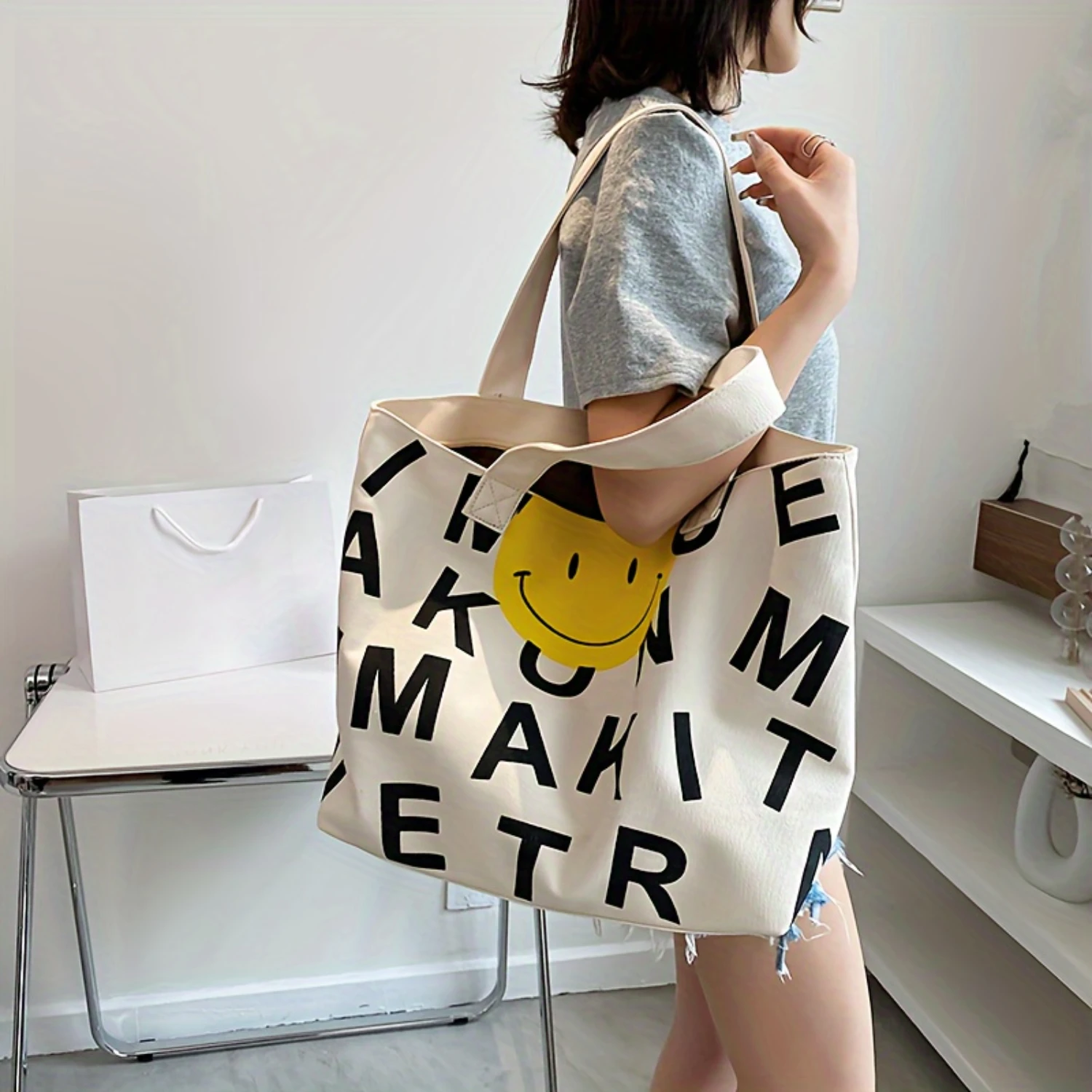 Letter & Smily Face Print Tote Bag, Large Capacity Canvas Shoulder Bag, Fashion Zipper For Shopping School
Letter & Smily Face Print Tote Bag, Large Capacity Canvas Shoulder Bag, Fashion Zipper For Shopping School