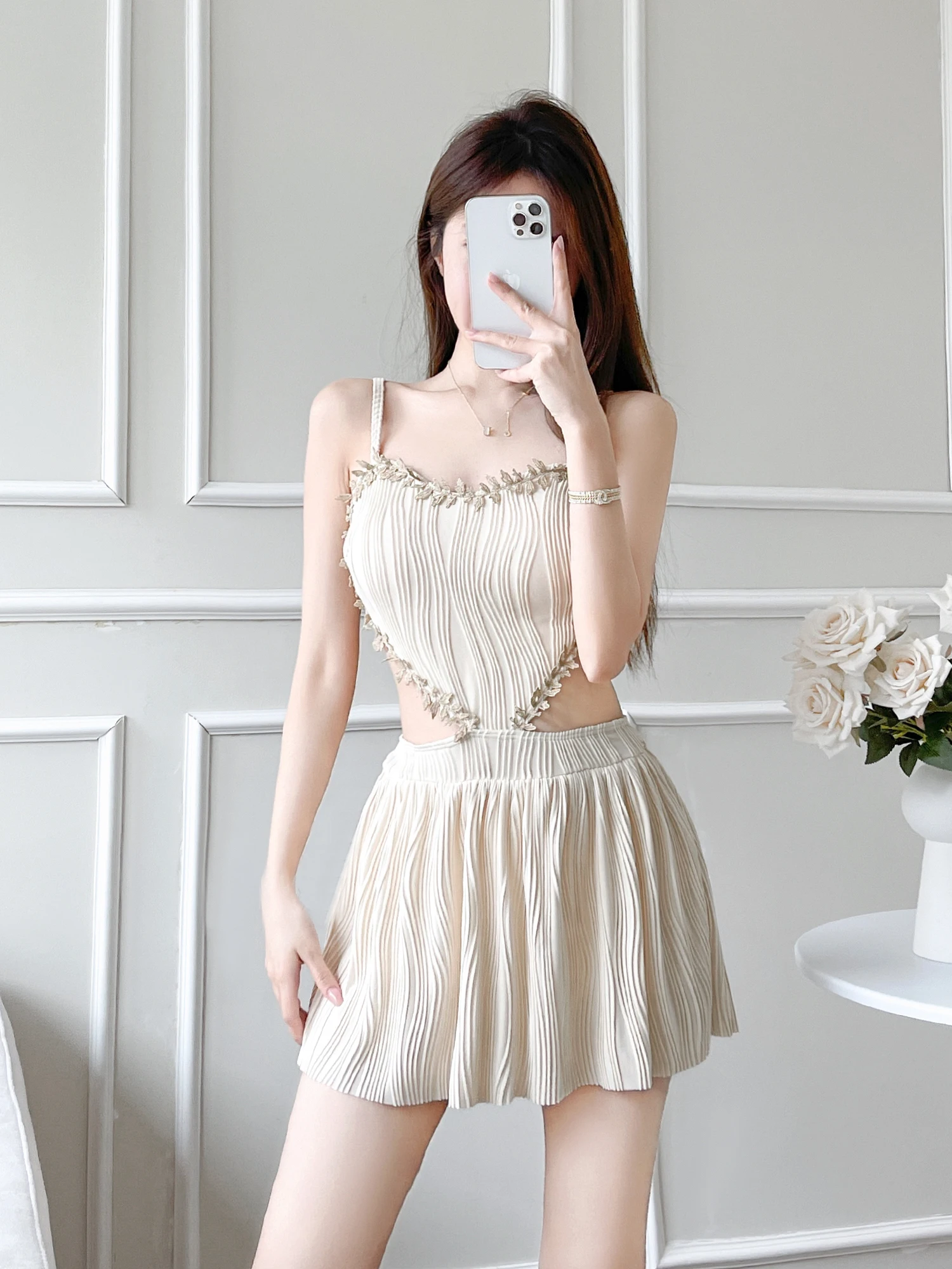 Conservative One-Piece Swimsuit for Women Ele Sle Ideal for Hot Springs Beautiful And Sli High Elastici Nylon Lycra
Conservative One-Piece Swimsuit for Women Ele Sle Ideal for Hot Springs Beautiful And Sli High Elastici Nylon Lycra