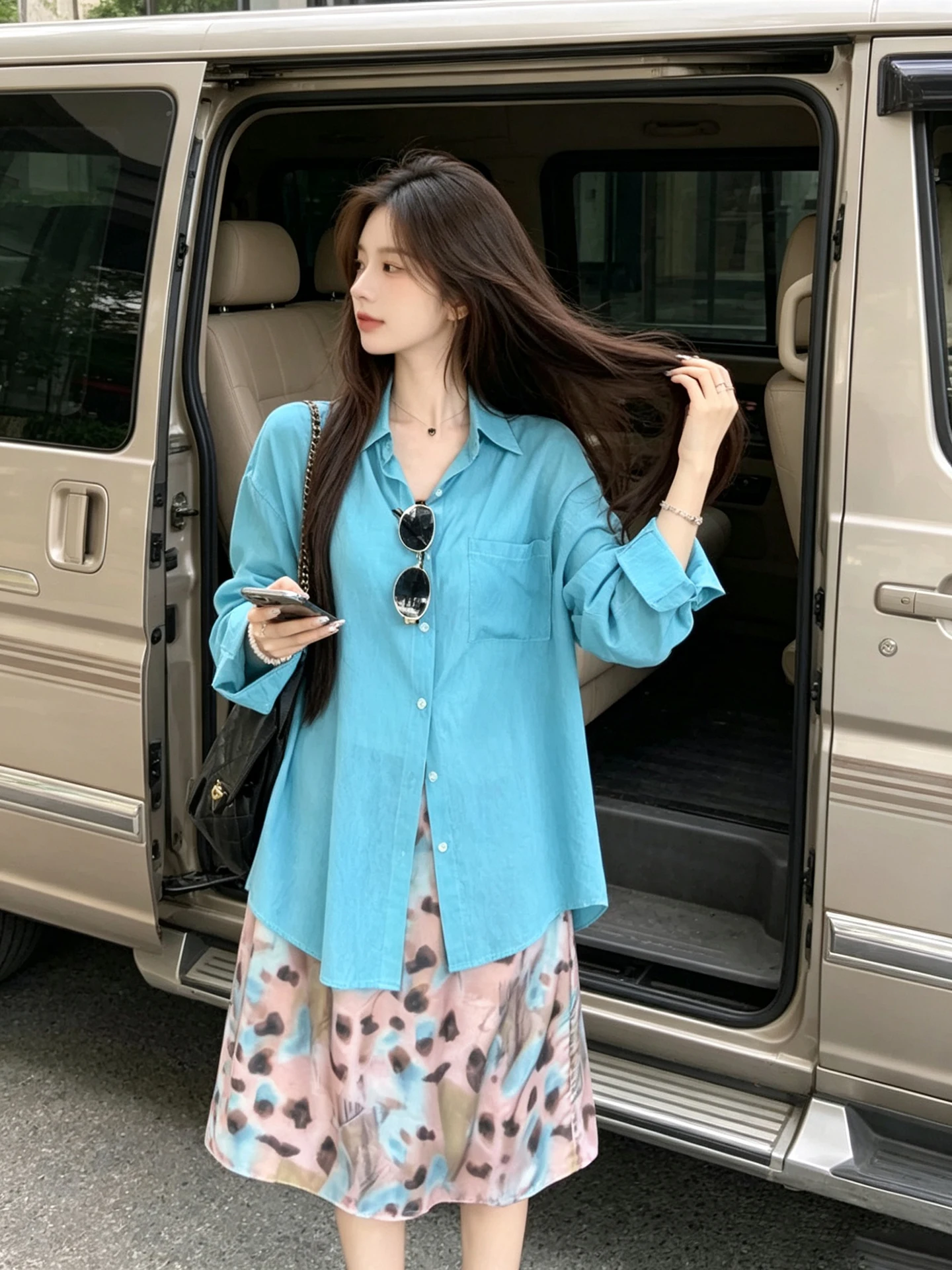 Women's Summer Fashion Three-Piece Set Vest Strap Top Sunscreen Long Sleeve Shirt Floral Print Half Skirt Lazy Vacation Style
Women's Summer Fashion Three-Piece Set Vest Strap Top Sunscreen Long Sleeve Shirt Floral Print Half Skirt Lazy Vacation Style