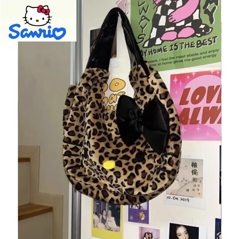 Sanrio Ретро мода леопардовый узор с бантом мультфильм Hello Kitty универсальная ручная сумка на плечо большой вместимости
Sanrio Ретро мода леопардовый узор с бантом мультфильм Hello Kitty универсальная ручная сумка на плечо большой вместимости