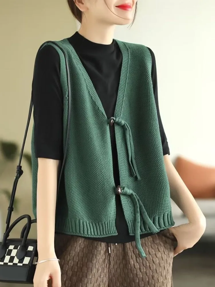 Spring New Style Korean Sleeveless Knitted Vest Women's Artistic Retro Loose Large Swing V-neck Open Cardigan Luxury
Spring New Style Korean Sleeveless Knitted Vest Women's Artistic Retro Loose Large Swing V-neck Open Cardigan Luxury