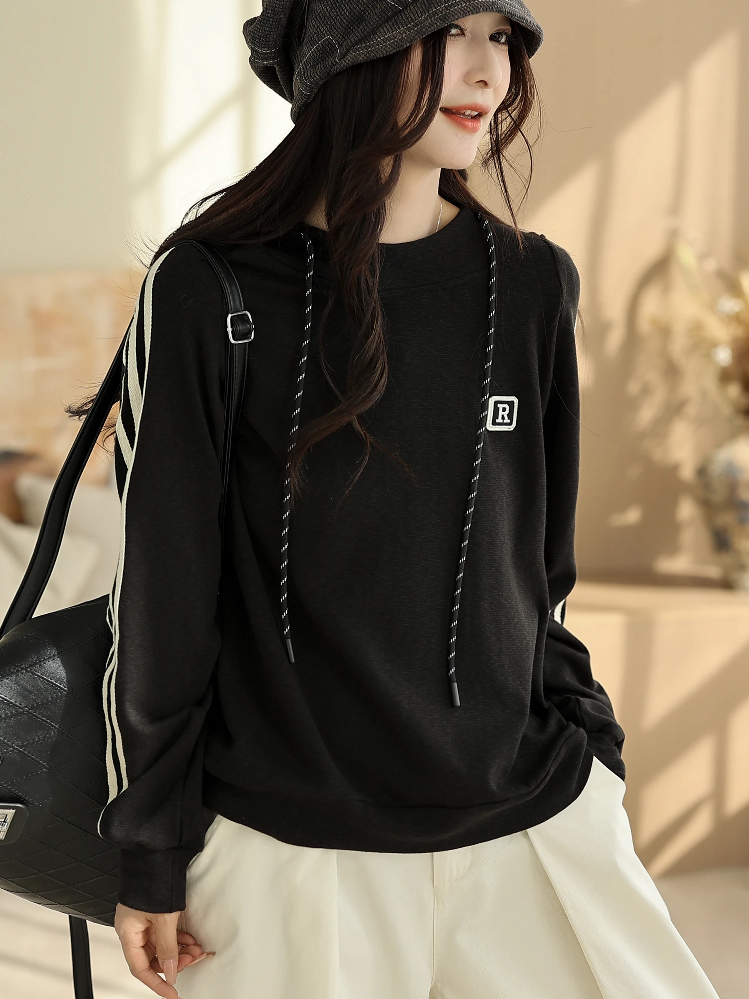 Повседневная женская толстовка с капюшоном, осенняя новинка в корейском стиле, полосатая, универсальная, женская верхняя одежда, с длинными рукавами, из смесового хлопка
Повседневная женская толстовка с капюшоном, осенняя новинка в корейском стиле, полосатая, универсальная, женская верхняя одежда, с длинными рукавами, из смесового хлопка