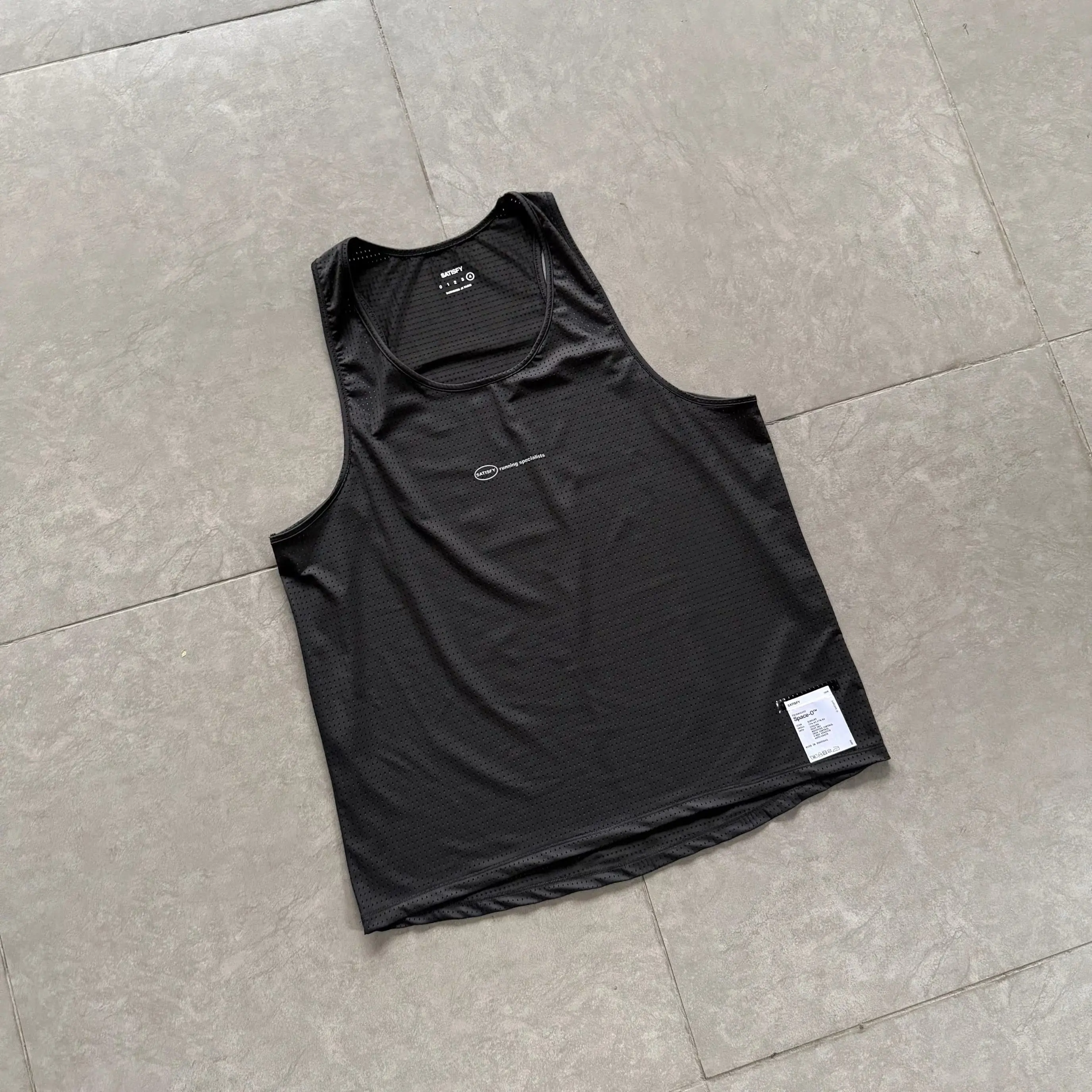 Футболка-жилетка для бега, марафона, тренировок, быстросохнущая, легкая, функциональная, без рукавов.
Футболка-жилетка для бега, марафона, тренировок, быстросохнущая, легкая, функциональная, без рукавов.