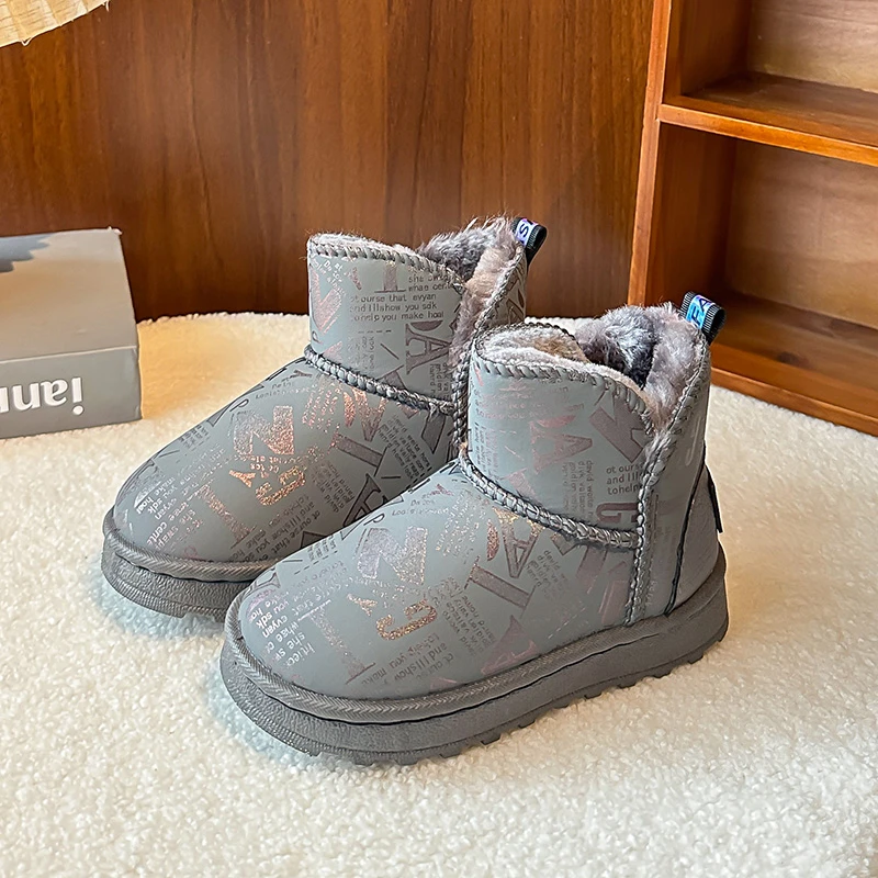 Детские кожаные ботинки, непромокаемые детские термосапоги на мягкой подошве с круглым носком, новинка зимы 2025, короткие сапоги для мальчиков и девочек, толстый теплый мех
Детские кожаные ботинки, непромокаемые детские термосапоги на мягкой подошве с круглым носком, новинка зимы 2025, короткие сапоги для мальчиков и девочек, толстый теплый мех