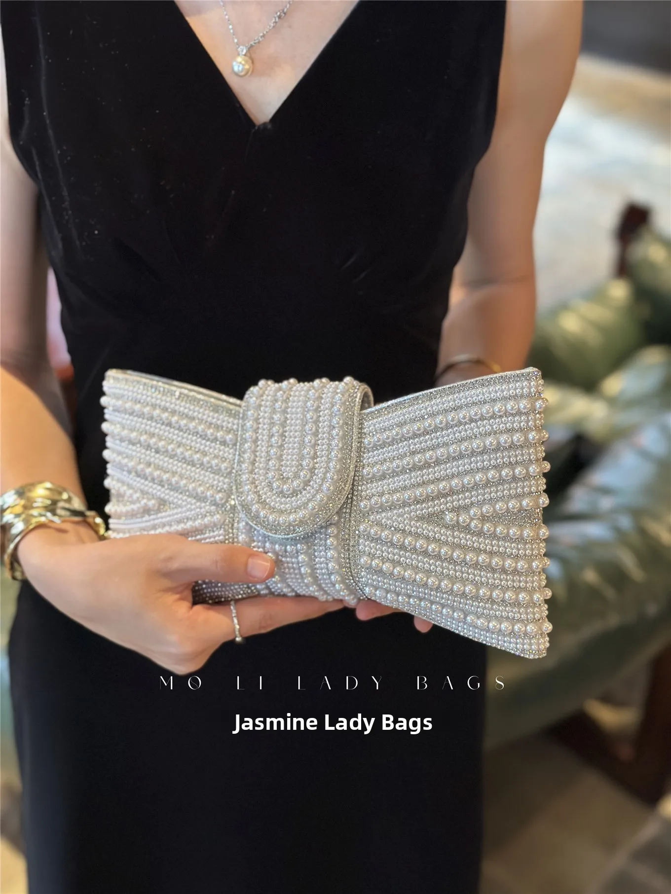 Elegant Pearl Knot Clutch Bag Wedding Party Crossbody Bag for Women Stylish Small Handbag High-End Sensation
Elegant Pearl Knot Clutch Bag Wedding Party Crossbody Bag for Women Stylish Small Handbag High-End Sensation