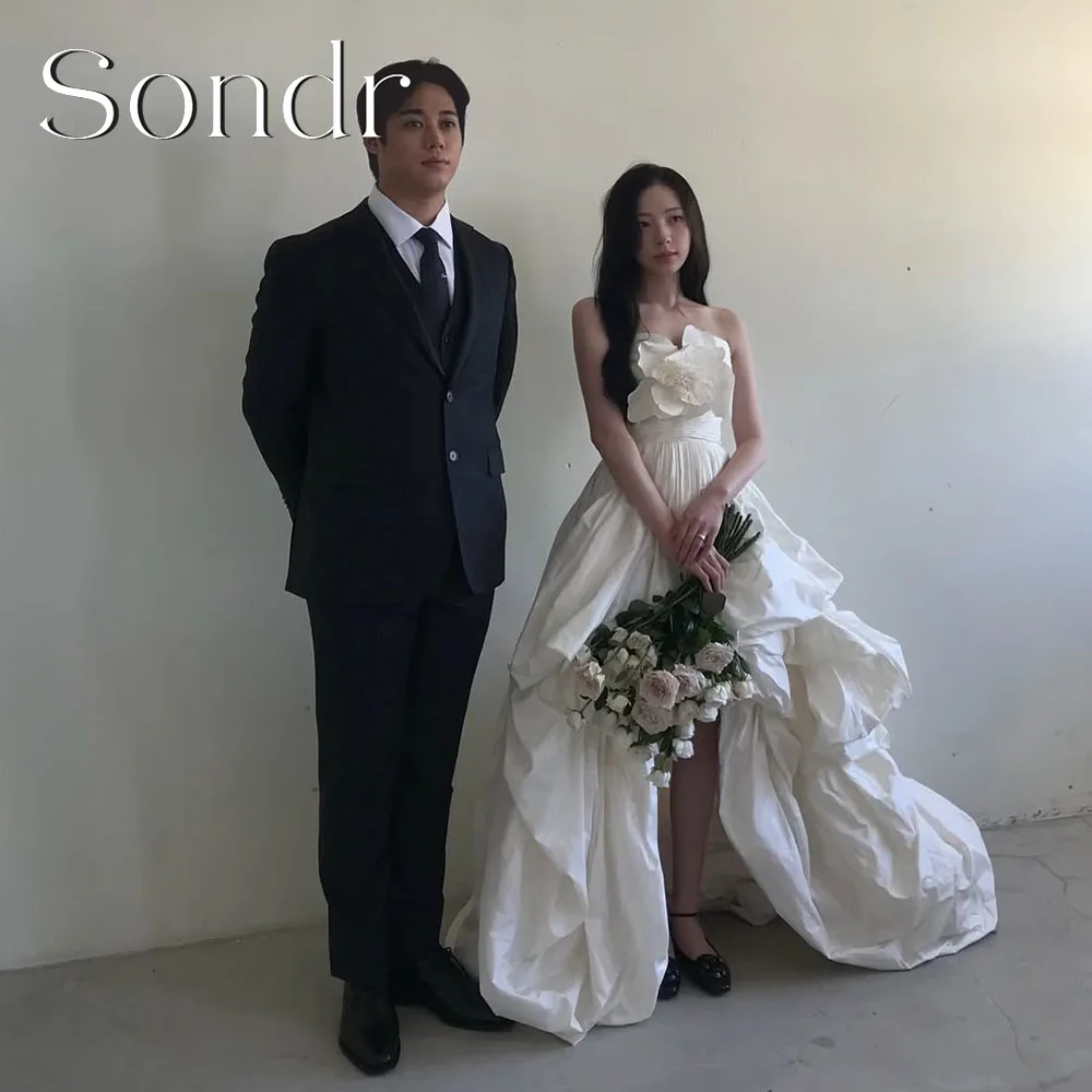 Sondr Customized Taffeta Luxury Korean Wedding Dresses Handmade Flower Strapless Corset Back Bridal Gown Photo Shoot Dresses
Sondr Customized Taffeta Luxury Korean Wedding Dresses Handmade Flower Strapless Corset Back Bridal Gown Photo Shoot Dresses