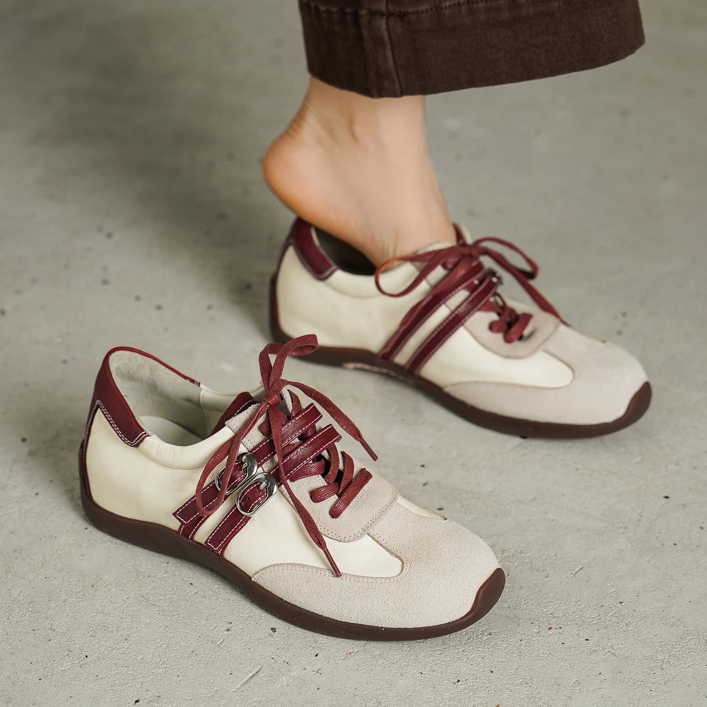 Genuine Leather Cowhide Women Sneakers,Lace-Up Round Toe German Trainer Shoes,Fashion Women Shoes
Genuine Leather Cowhide Women Sneakers,Lace-Up Round Toe German Trainer Shoes,Fashion Women Shoes