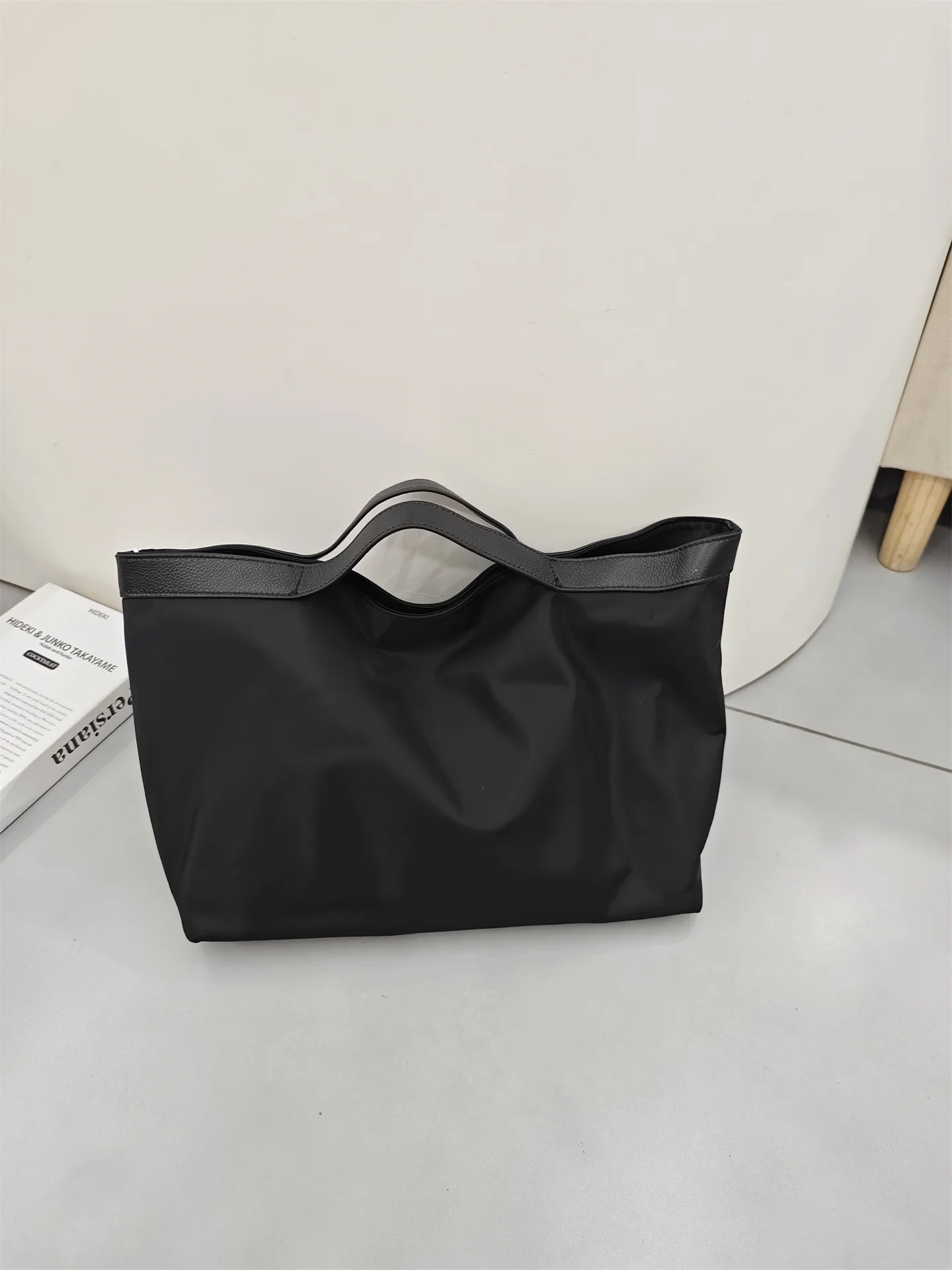 Waterproof Leather Tote Bag Women's Commuter Handbag Casual mat Sle Crossbody Bag Bla Large Capaci Bag
Waterproof Leather Tote Bag Women's Commuter Handbag Casual mat Sle Crossbody Bag Bla Large Capaci Bag