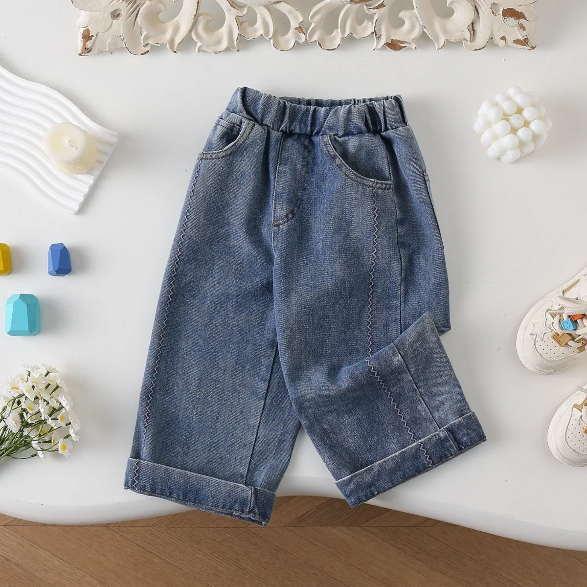 2026 весенние детские джинсы для девочек, однотонные хлопковые детские брюки с эластичной резинкой на талии для девочек, свободные повседневные универсальные джинсовые брюки для маленьких девочек
2026 весенние детские джинсы для девочек, однотонные хлопковые детские брюки с эластичной резинкой на талии для девочек, свободные повседневные универсальные джинсовые брюки для маленьких девочек