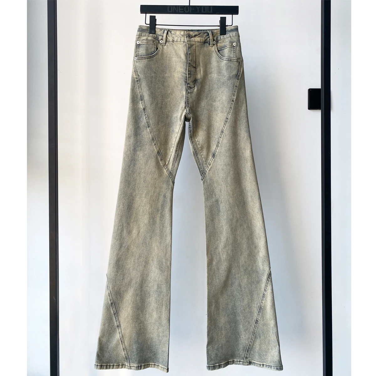 Мужские винтажные джинсы-клеш с высокой талией, удлиненные, молодежные, повседневные, модные, в стиле RO Sle
Мужские винтажные джинсы-клеш с высокой талией, удлиненные, молодежные, повседневные, модные, в стиле RO Sle