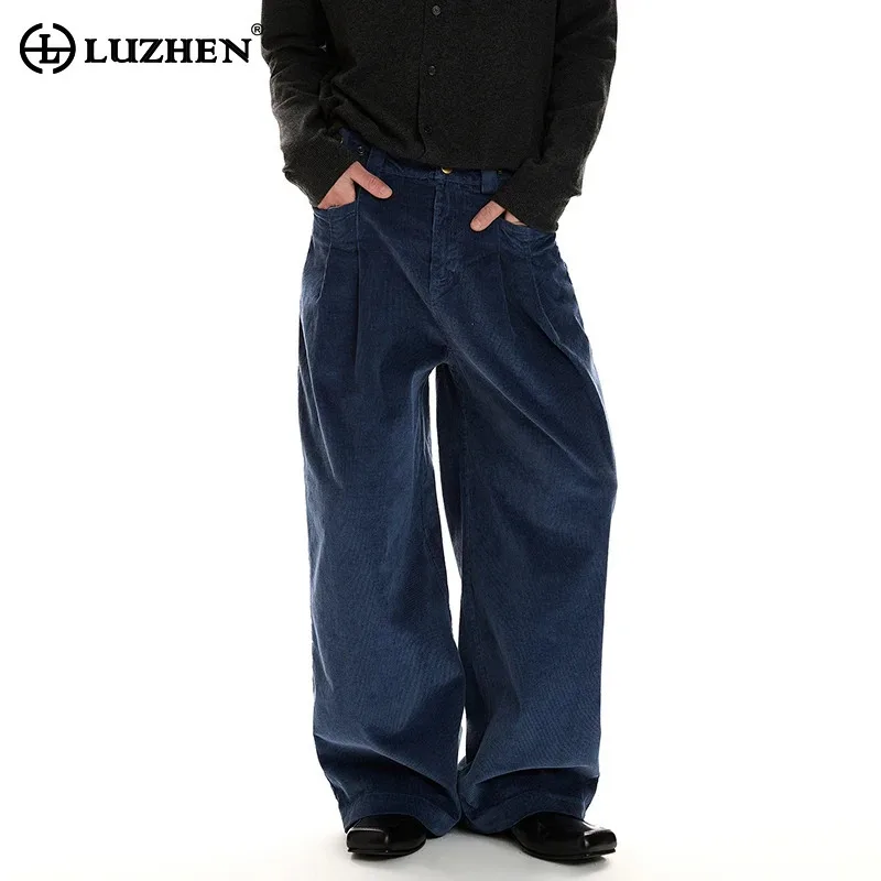 LUZHEN 2026 New Stylish High Quality Corduroy Solid Color Straight Casual Pants Men's Handsome Pleat Wide Leg Trousers JY6173
LUZHEN 2026 New Stylish High Quality Corduroy Solid Color Straight Casual Pants Men's Handsome Pleat Wide Leg Trousers JY6173