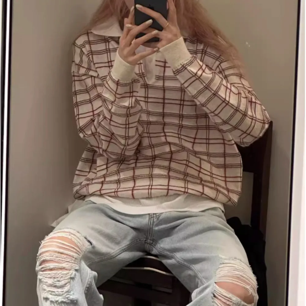 Осенне-зимний винтажный вязаный свитер в клетку, пуловер для мужчин и женщин
Осенне-зимний винтажный вязаный свитер в клетку, пуловер для мужчин и женщин