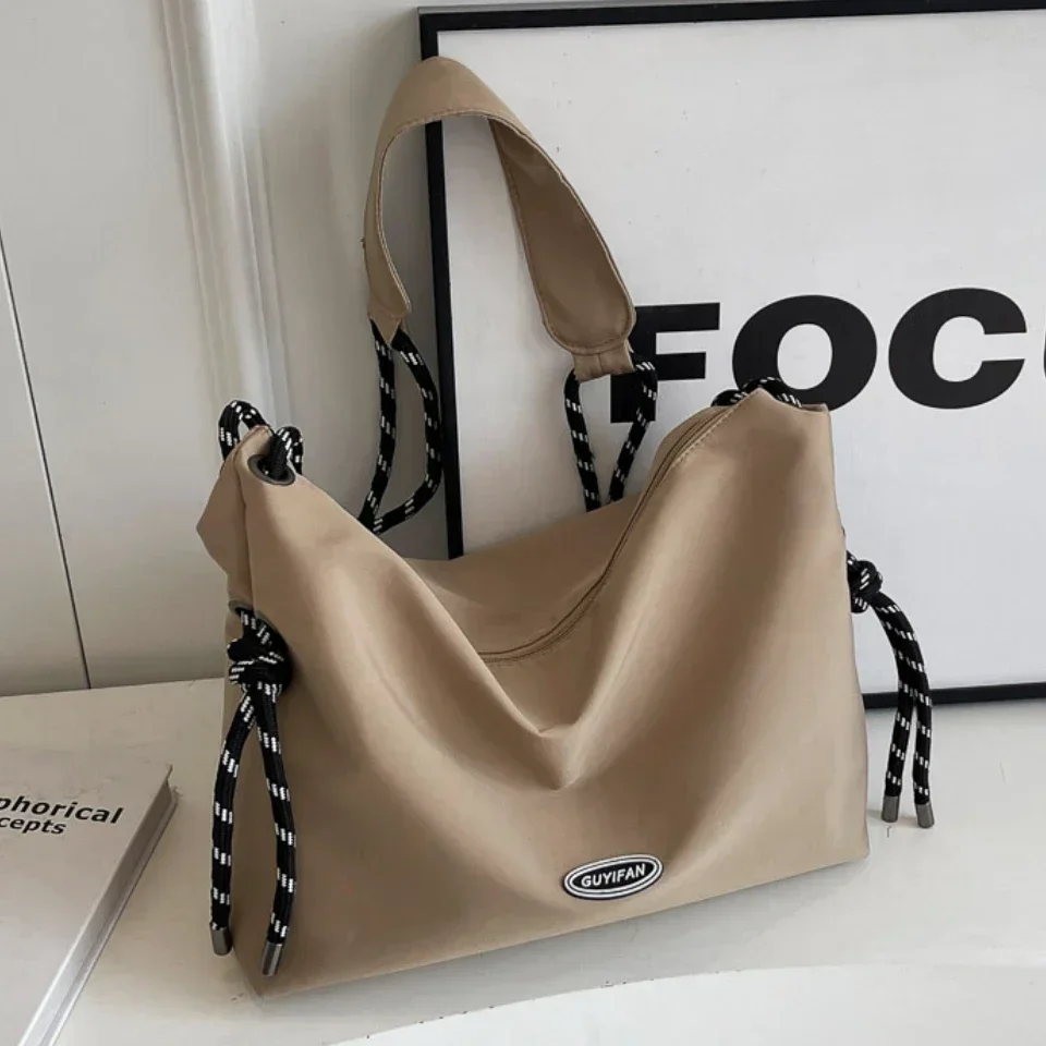 Crossbody Bag Unisex'S Casual Large-Capacity Commuter Shoulder Bag Fashionable and Simple Water-Repellent Student Class Handbag
Crossbody Bag Unisex'S Casual Large-Capacity Commuter Shoulder Bag Fashionable and Simple Water-Repellent Student Class Handbag