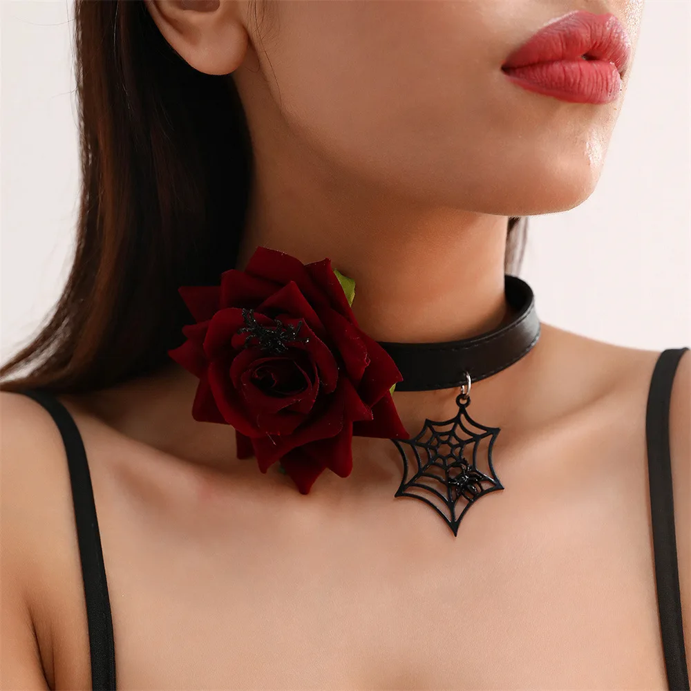 Gothic lady Fashionable and sexy character dressing props accessories, rose spider web design Gothic leather neck
Gothic lady Fashionable and sexy character dressing props accessories, rose spider web design Gothic leather neck