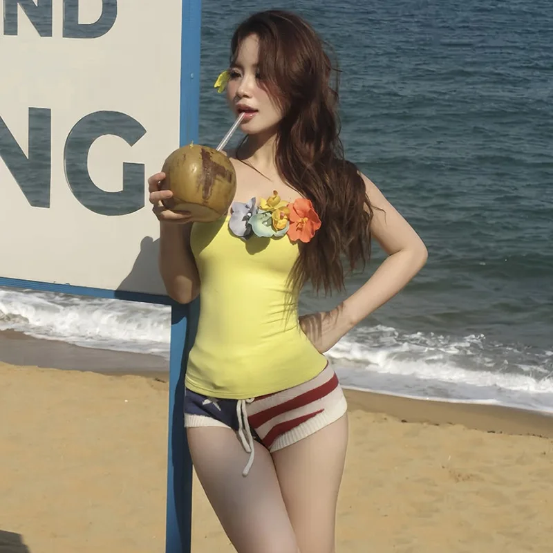 Новый летний однотонный облегающий жилет с запахом на груди, ремень с высокой талией и полосатые шорты для женщин 
Новый летний однотонный облегающий жилет с запахом на груди, ремень с высокой талией и полосатые шорты для женщин