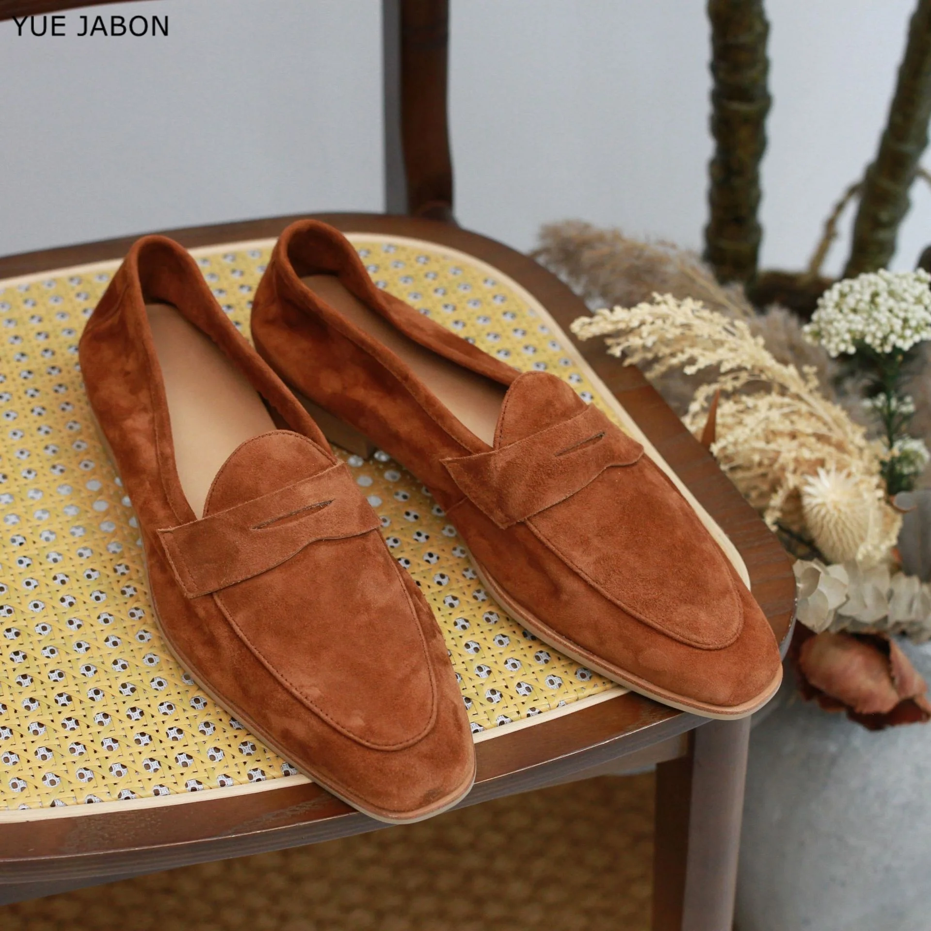 Spring Autumn Soft Cow Suede Men Flats Men’s Comfort Soft Round Toe Low Heel Loafers Ladies Lightweight Outdoor Walking Shoes
Spring Autumn Soft Cow Suede Men Flats Men’s Comfort Soft Round Toe Low Heel Loafers Ladies Lightweight Outdoor Walking Shoes