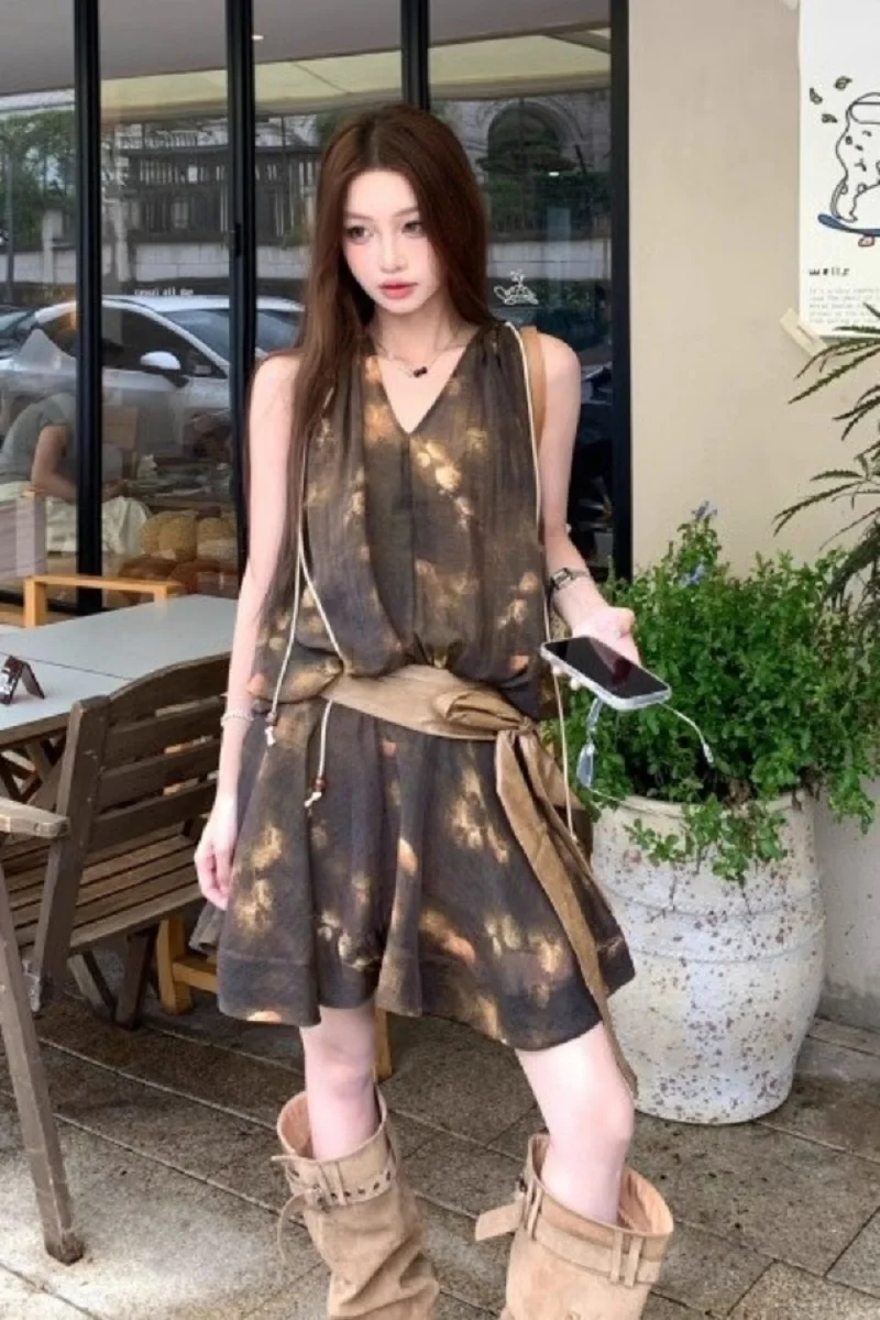 French Smudged V-Neck A-Line Dress Women 2025 Summer New Style Design High-Rise High-Waisted Slim Skirt
French Smudged V-Neck A-Line Dress Women 2025 Summer New Style Design High-Rise High-Waisted Slim Skirt