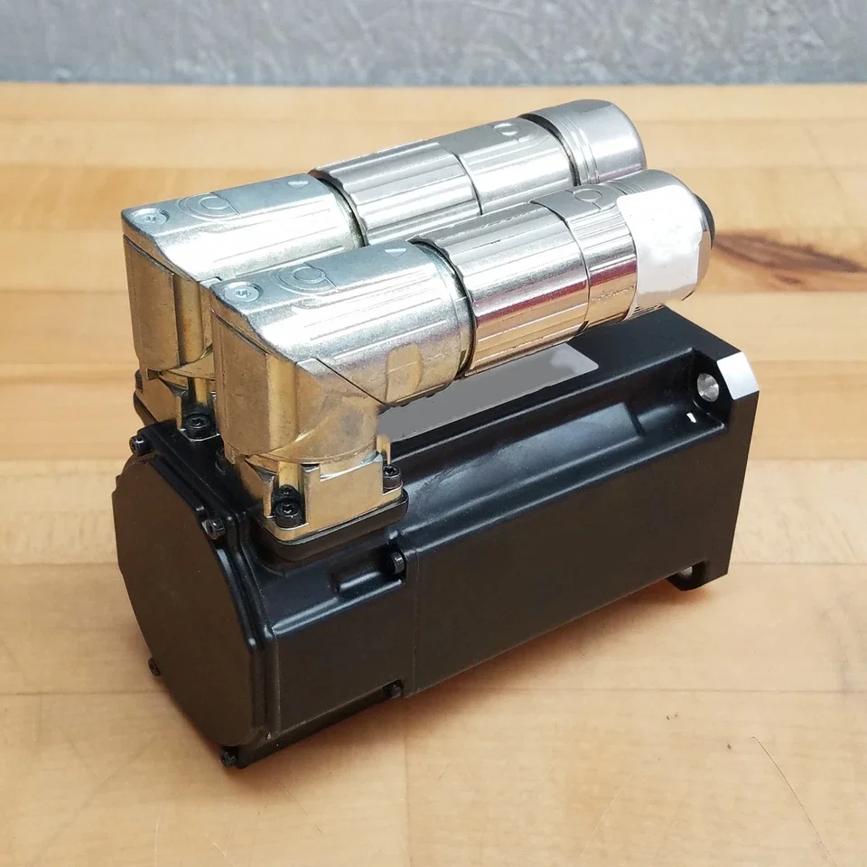 Assurance Servo Motor AM8032-0D20-0000 AM8032-0D21-0000 AM8032-0D21-0000 AM8032-1DH1-0000
Assurance Servo Motor AM8032-0D20-0000 AM8032-0D21-0000 AM8032-0D21-0000 AM8032-1DH1-0000