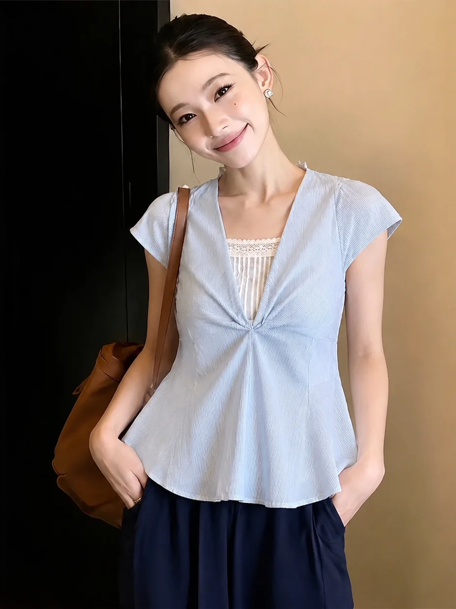 Korean Style Women's Short Sleeve Shirt Twist Knot Stripe Fake Two-Piece Summer Fashion Unique Small Flying Sleeve Top
Korean Style Women's Short Sleeve Shirt Twist Knot Stripe Fake Two-Piece Summer Fashion Unique Small Flying Sleeve Top