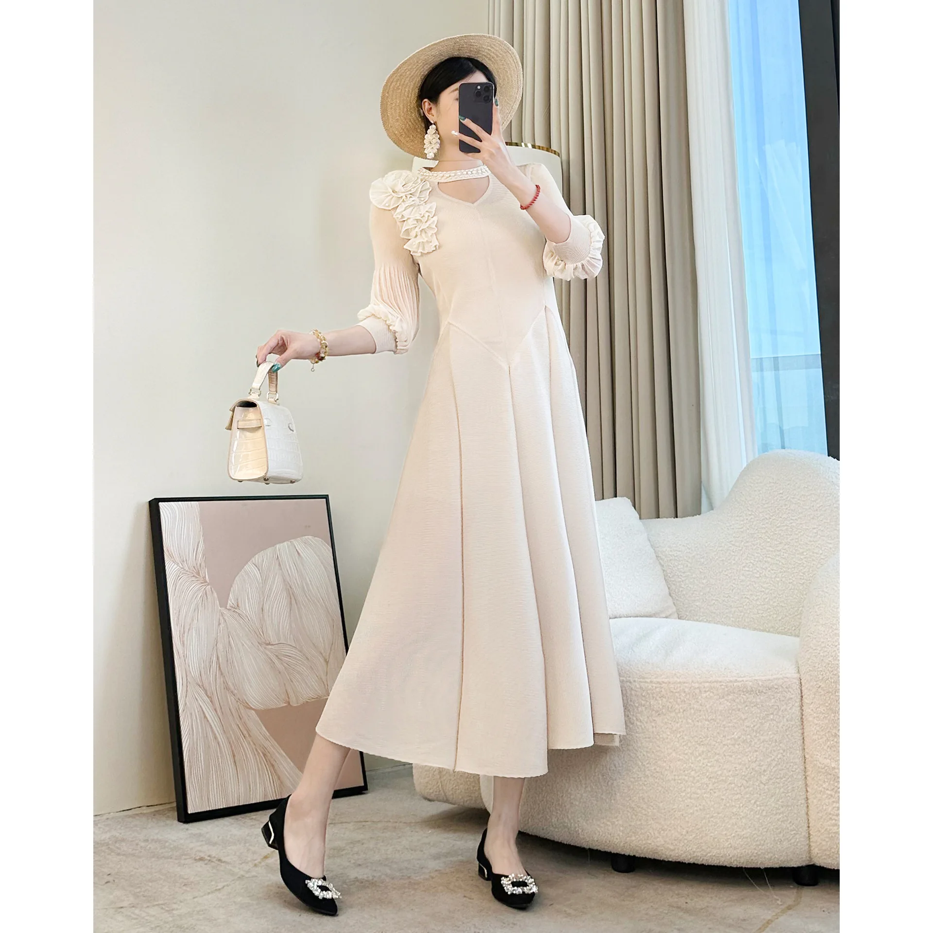 2025 Elegant Pleated Women's Dress Long Sleeve Mesh Dress Floral Shoulder Design A-Line Party Casual Dress Factory Direct Sale 
2025 Elegant Pleated Women's Dress Long Sleeve Mesh Dress Floral Shoulder Design A-Line Party Casual Dress Factory Direct Sale
