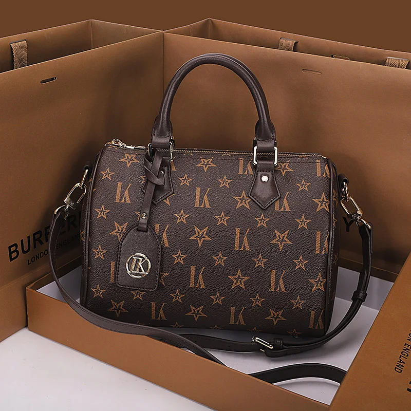 Luxury Genuine Leather Women Small Handbag High Quality Soft Real Leather Female Shoulder Fashion Business Women Leather Bag
Luxury Genuine Leather Women Small Handbag High Quality Soft Real Leather Female Shoulder Fashion Business Women Leather Bag