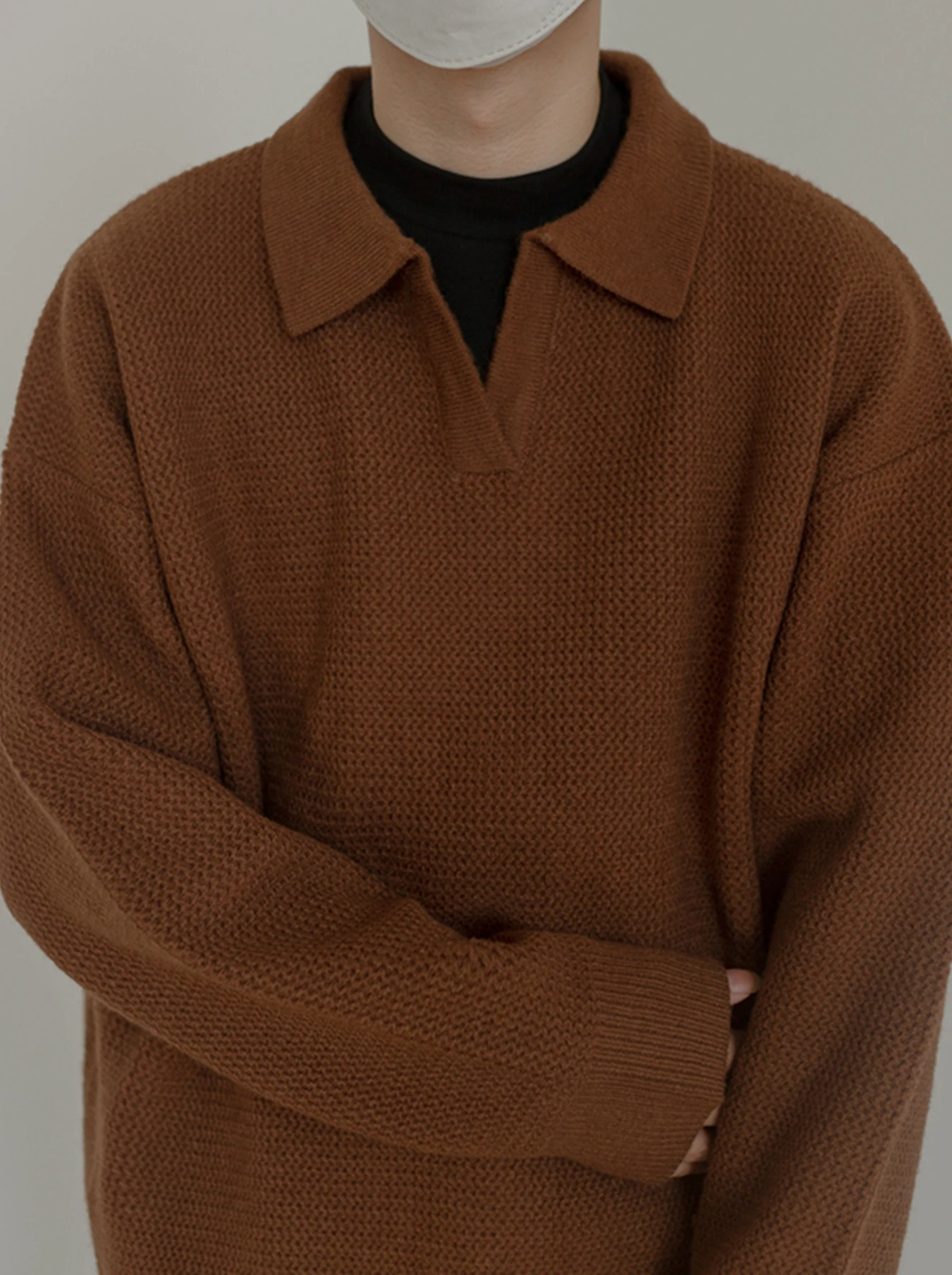 Retro Korean Sle V-Ne Long Sve Knitted Sweater Casual Loose Fit Men's T-irt Autumn Winter Leisure Faion Woolen Bas...
Retro Korean Sle V-Ne Long Sve Knitted Sweater Casual Loose Fit Men's T-irt Autumn Winter Leisure Faion Woolen Bas...