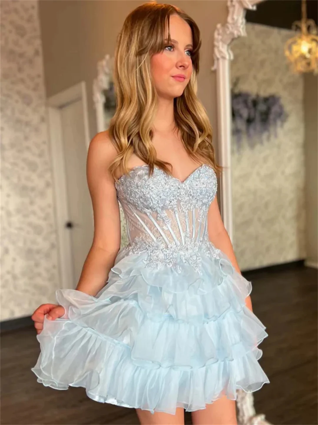 Organza Strapless Tiered Ruffles Mini Homecoming Dresses Sweetheart A-line Appliques Corset Lace Up Princess Party Prom Dress
Organza Strapless Tiered Ruffles Mini Homecoming Dresses Sweetheart A-line Appliques Corset Lace Up Princess Party Prom Dress