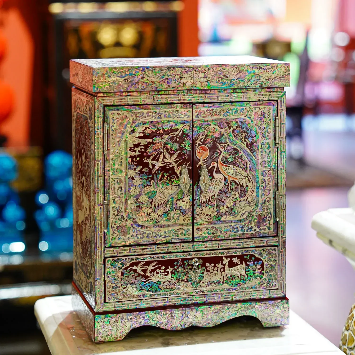 Handmade solid wood jewelry cabinet jewelry storage cabinet
Handmade solid wood jewelry cabinet jewelry storage cabinet