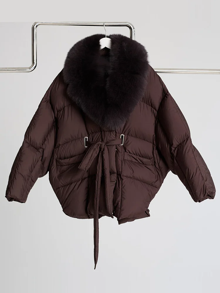 Winter Brown Faux Fur Collar Padded Coat Women Lace Up Lapel Full Sleeve Pockets Warm Jackets 2025 Fashion Lady Outerwear
Winter Brown Faux Fur Collar Padded Coat Women Lace Up Lapel Full Sleeve Pockets Warm Jackets 2025 Fashion Lady Outerwear