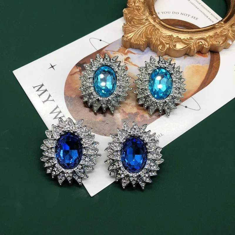 Premium Sense Diamond-set Sun Flower Stud Earrings Temperament Medieval Jewelry Light Luxury Gemstone Silver Needle Earrings Wom
Premium Sense Diamond-set Sun Flower Stud Earrings Temperament Medieval Jewelry Light Luxury Gemstone Silver Needle Earrings Wom