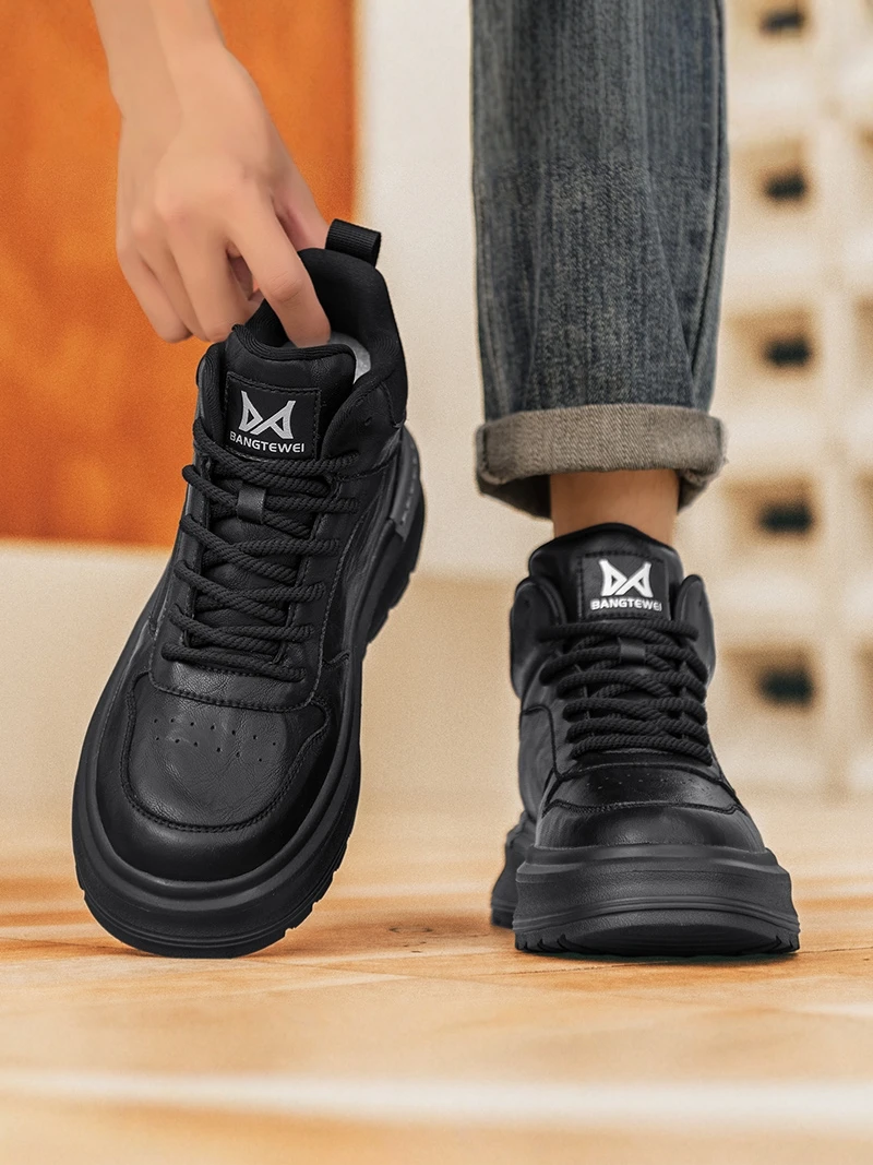 Men's Winter Casual Outdoor Climbing Shoes Anti-slip Boots British Style Retro Workwear Black Booties Comfortable Mid-...
Men's Winter Casual Outdoor Climbing Shoes Anti-slip Boots British Style Retro Workwear Black Booties Comfortable Mid-...