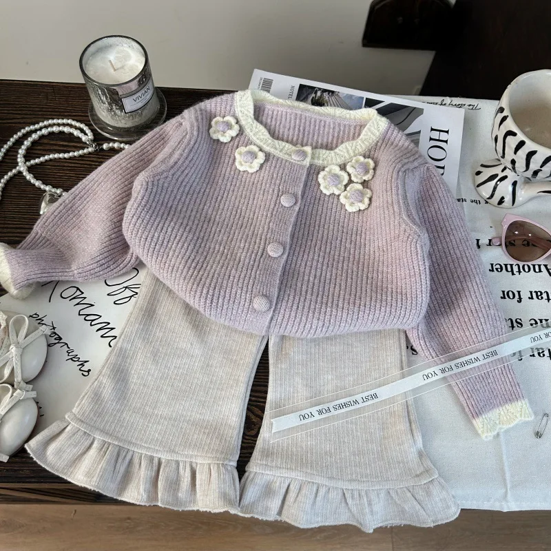 Children's Clothing2025New Autumn Girls Flower Sweater Cardigan Children's All-Match Knitted Flared Pants Two-Piece Set
Children's Clothing2025New Autumn Girls Flower Sweater Cardigan Children's All-Match Knitted Flared Pants Two-Piece Set